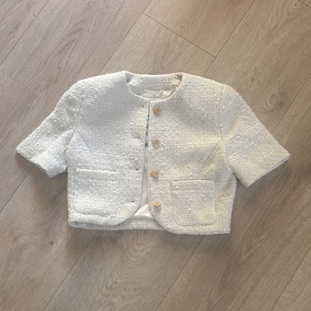 ABERCROMBIE NWT Chic White Cropped Jacket with Gold Buttons